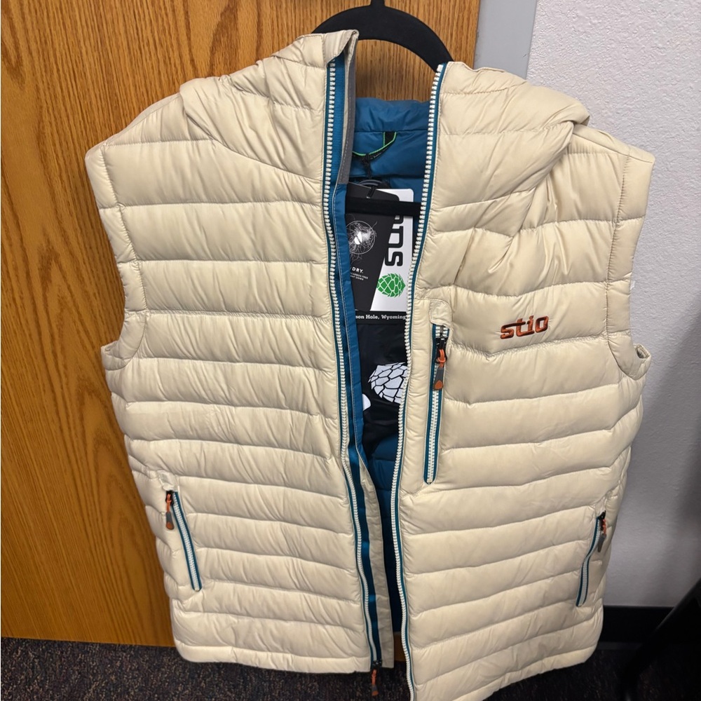 Stio Hometown Down Cream Puffer Vest with Hood